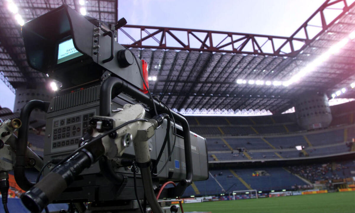 Svolta epocale per il calcio italiano: arriva la Moviola in campo. La data di inizio della sperimentazione... - 
