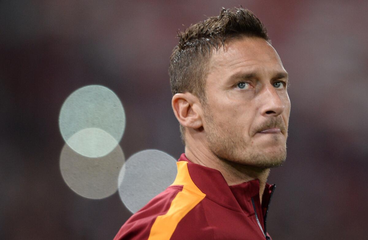 Totti vuol rimanere ma chiede tre milioni, Pallotta uno. Adesso... - 