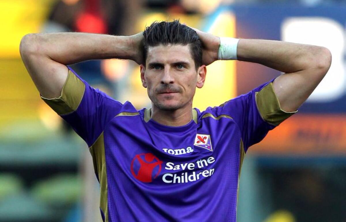Il Wolfsburg prepara un'offerta da sogno alla Fiorentina per Mario Gomez - 