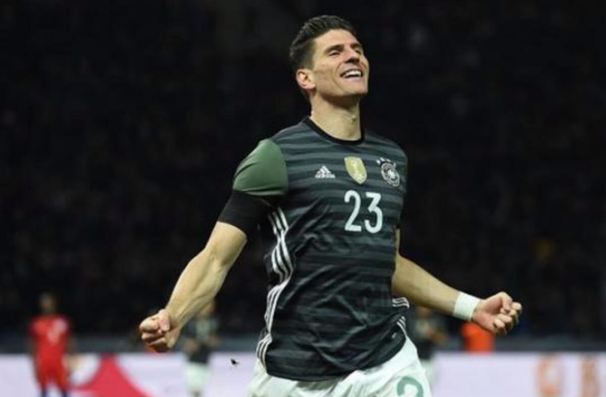 Il Borussia vuole Mario Gomez, la Fiorentina ha chiesto sette milioni e il giocatore... - 