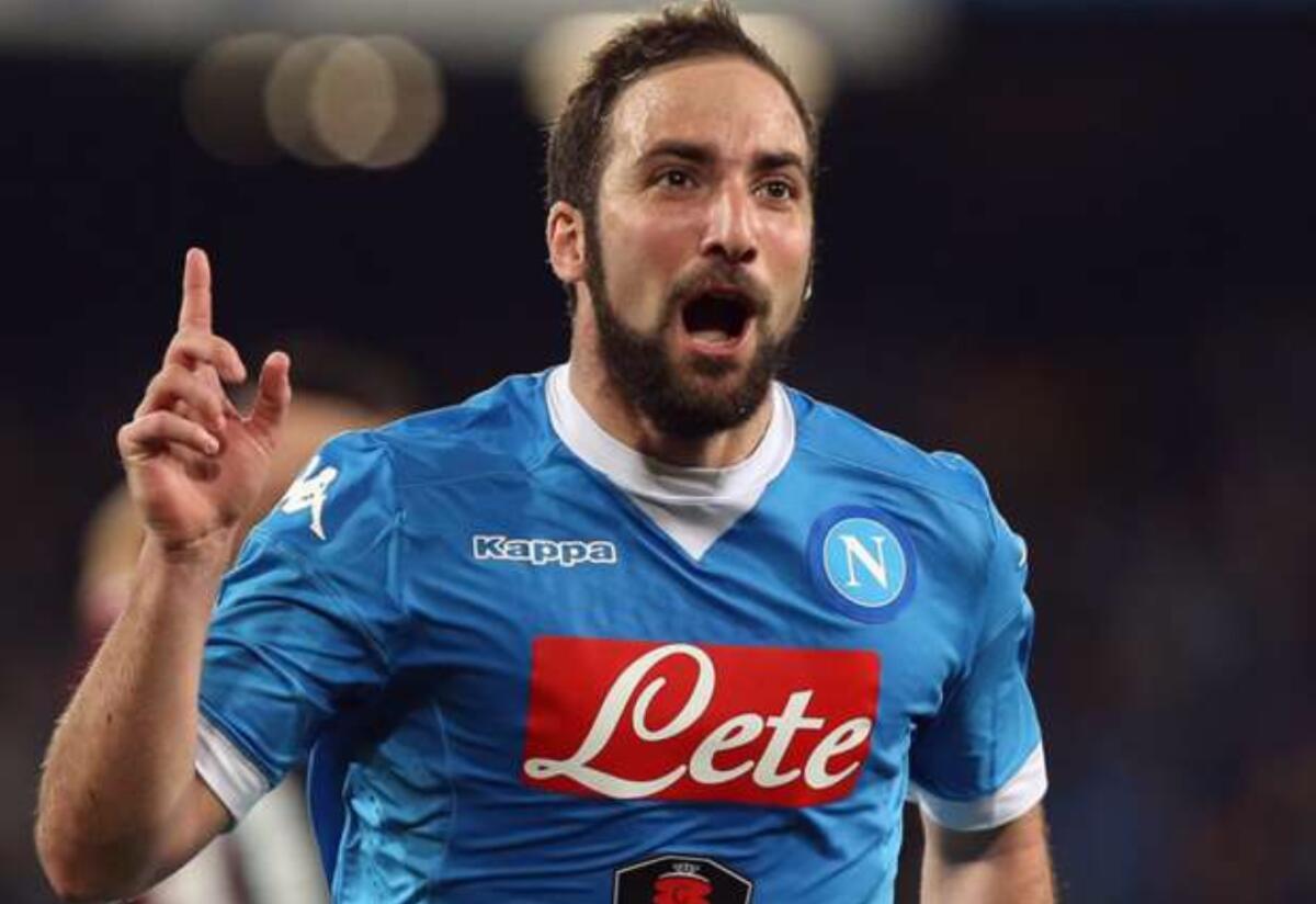 La Juventus tenta un colpo clamoroso, 90 milioni al Napoli per Higuain - 