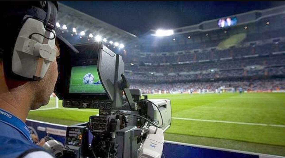 Più soldi divisi in parti uguali e una partita a settimana in chiaro. Ecco la nuova legge per i diritti tv - 