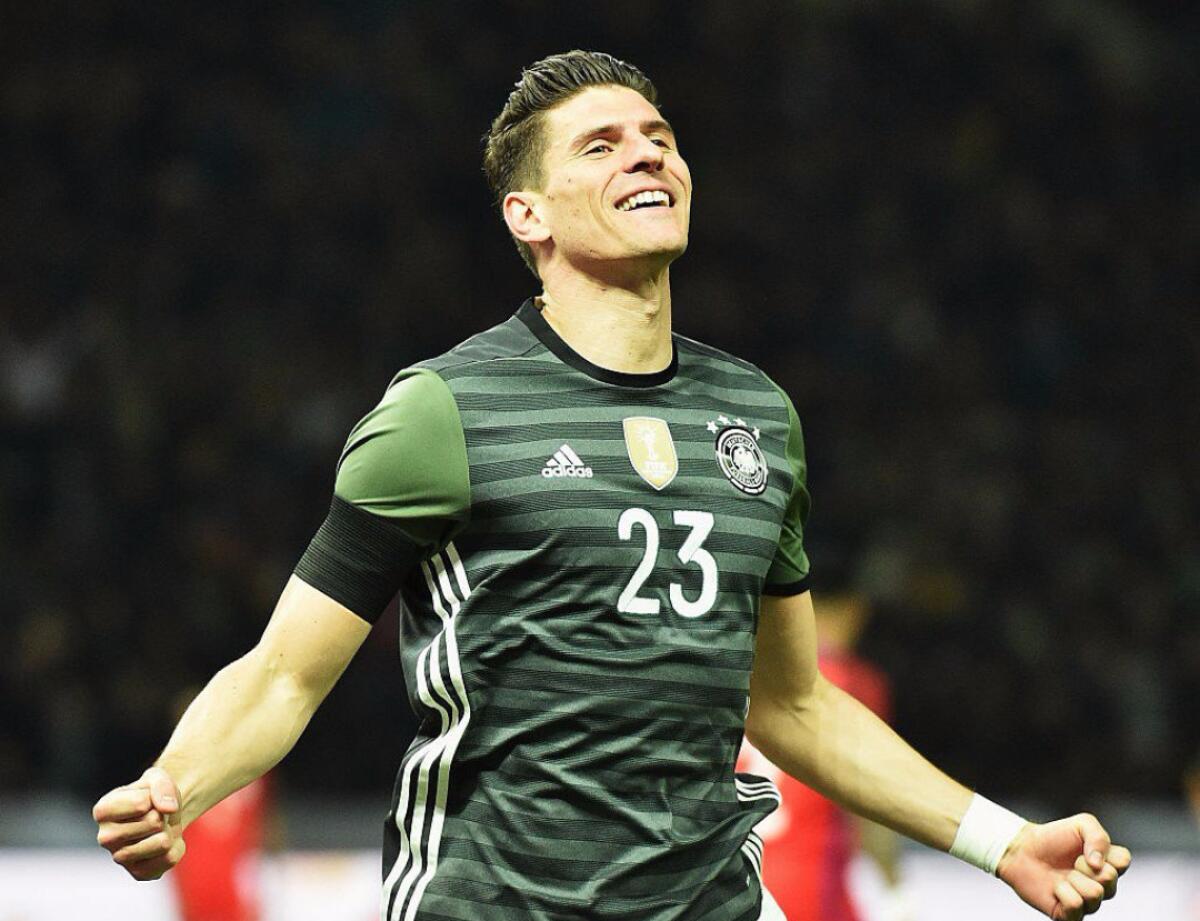 L'ordine della Fiorentina, senza 7 milioni di euro Mario Gomez rimane a Firenze - 