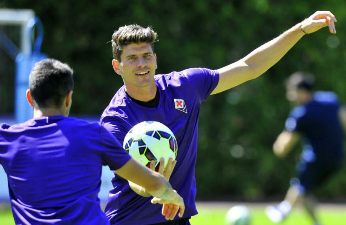 Ecco perché Mario Gomez non è in tournée in Austria con la Fiorentina. Il suo futuro.. - 