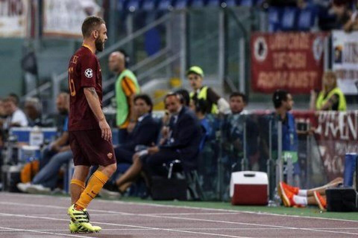 Roma che disastro, addio Champions! È 0-3 in casa contro il Porto - 