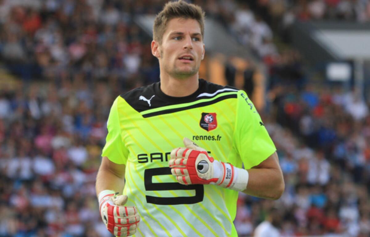 Bucchioni: "Ieri la Fiorentina ha raggiunto l'accordo per Costil, il portiere arriva a giugno a parametro zero" - 