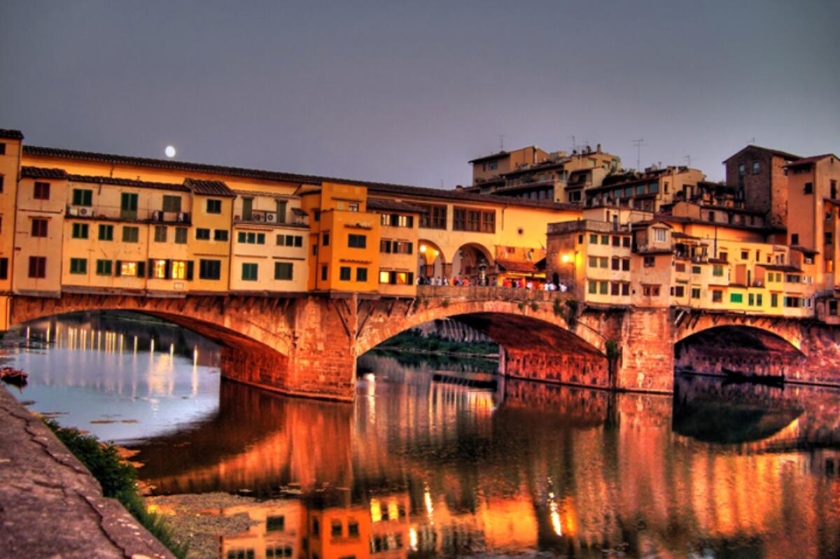Ponte vecchio a numero chiuso? A Firenze si lancia la provocazione. I turisti sono sempre di più... - 