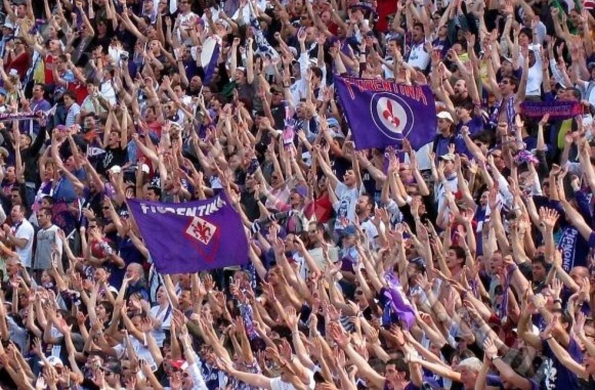 L'ammirevole pazienza dei fiorentini è finita... Dopo il silenzio arrivano i fischi - 