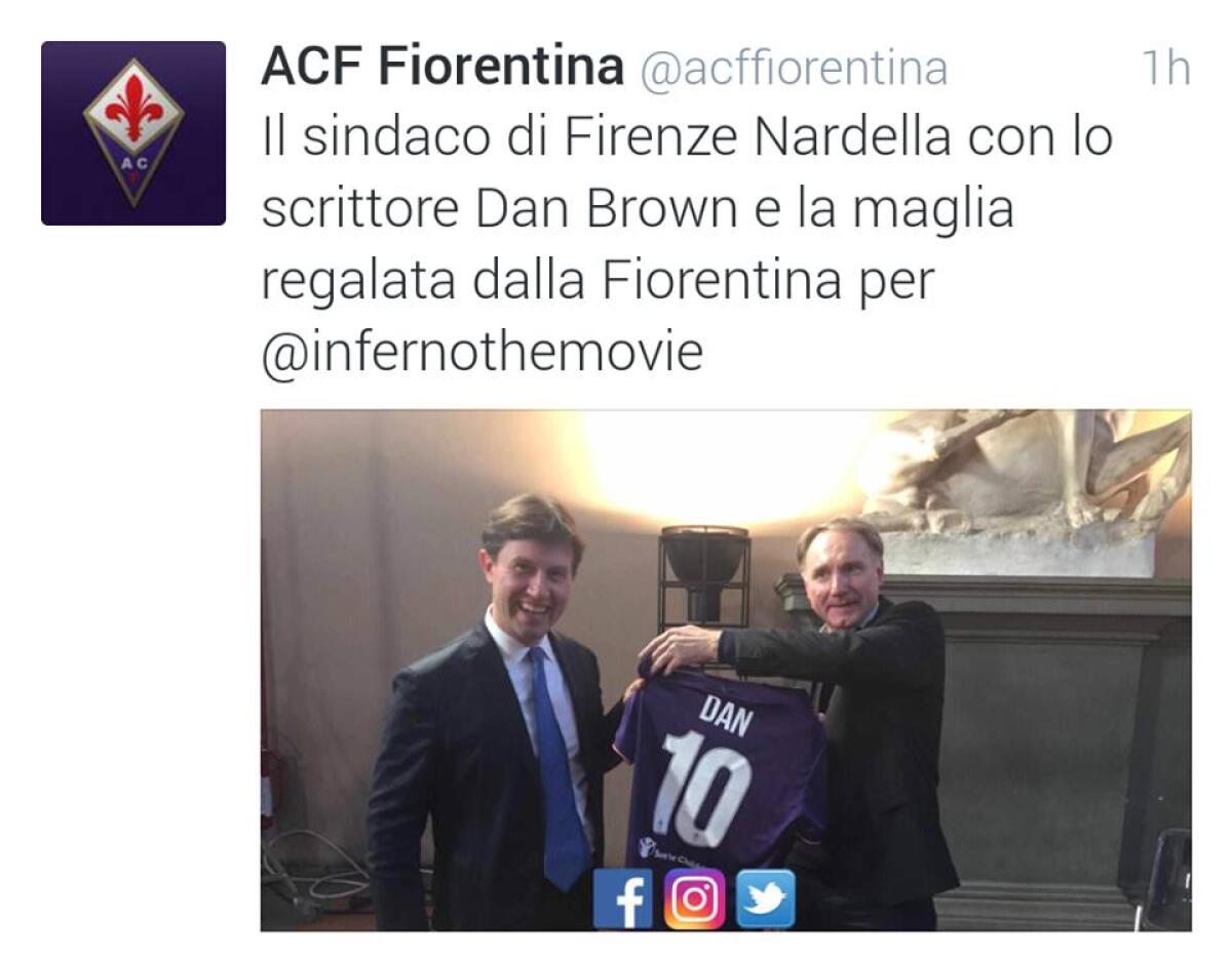 Anche Dan Brown tifa Fiorentina: maglia numero 10 per lui - 