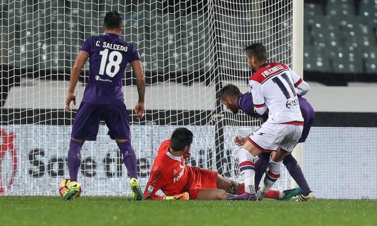 La Fiorentina impatta sulla pioggia e sul Crotone: 1 a 1 - 