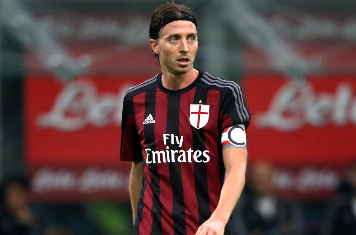 Prandelli vuol portarsi Montolivo al Valencia. Montella lo venderebbe volentieri... - 