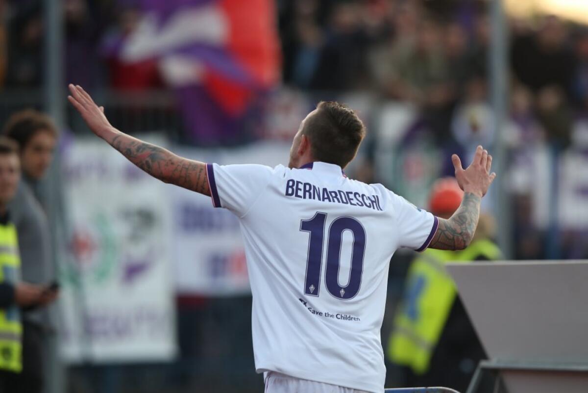 Bernardeschi: "Sto pensando di chiudere la mia carriera alla Fiorentina. Onorato dei cori dei tifosi" - 