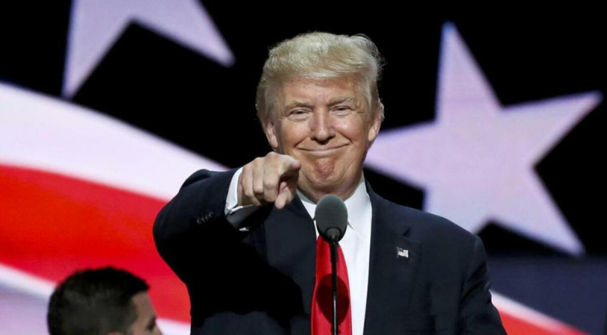 50 cose che succederanno alla Fiorentina dopo la vittoria di Donald Trump - 