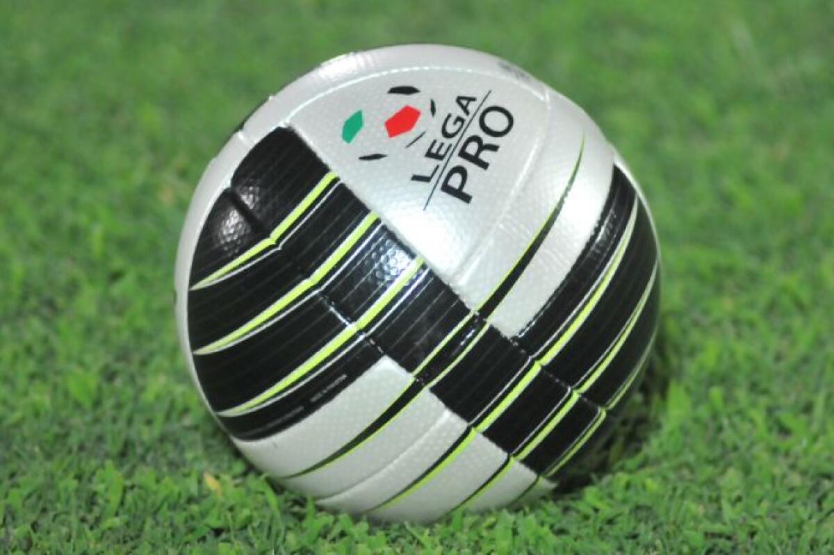 Calcio in diretta su Facebook: la svolta storica parte dalla Lega Pro - 