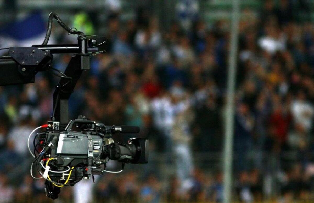 Al Mondiale per club il primo storico rigore assegnato grazie alla moviola in campo - 