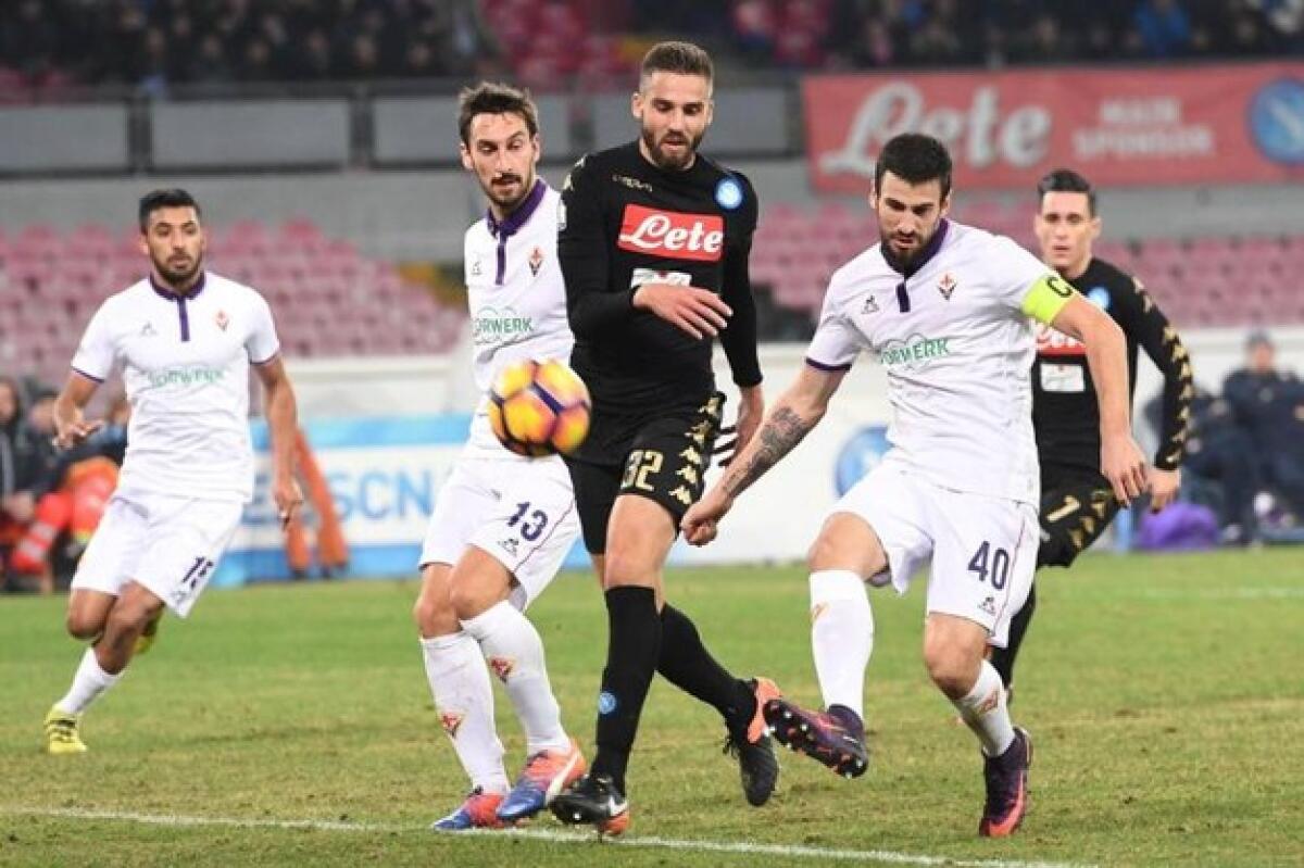 Fiorentina alla pari del Napoli, poi Tomovic rovina tutto. Così scrive il Corriere fiorentino - 