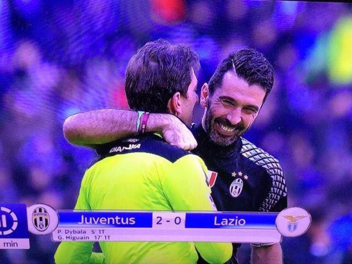 LETTERA DI UN TIFOSO A BUFFON: "GIGI, L'ARBITRO NON SI ABBRACCIA" - 