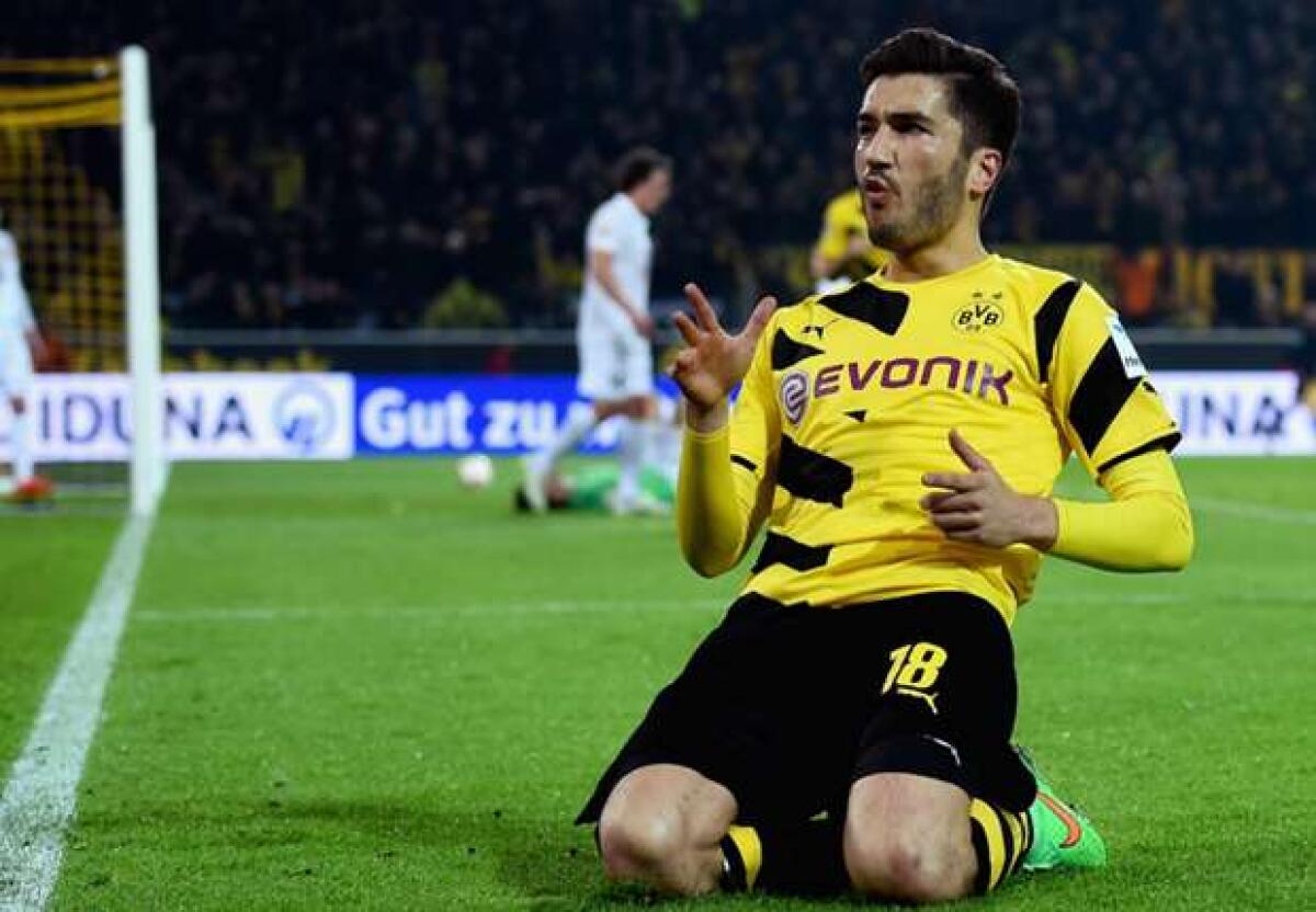 Se parte Badelj la Fiorentina punta su Nuri Sahin del Dortmund - 