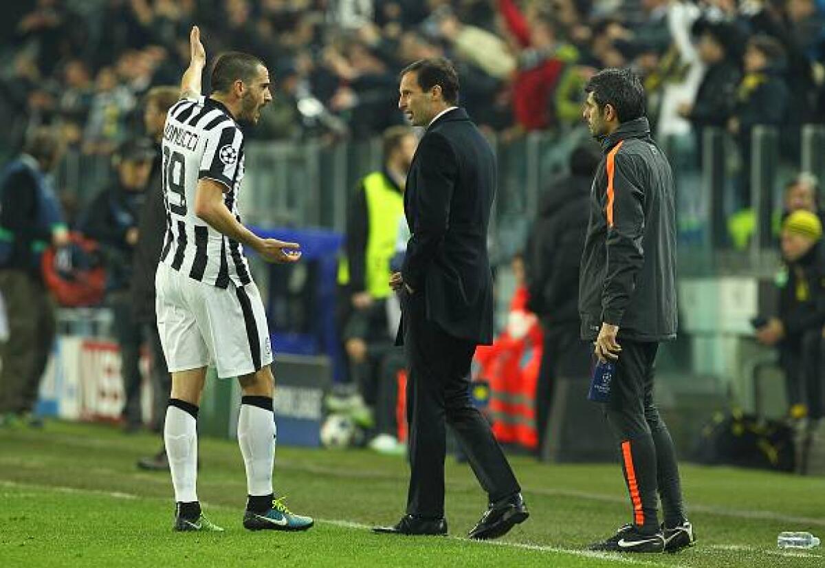 Caos Juve: Bonucci verso la tribuna con il Porto come punizione dopo la lite con Allegri - 