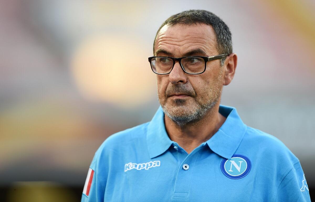 Stadio: ecco il piano per Sarri, il grande obiettivo viola - NAPLES, ITALY - SEPTEMBER 17:  Napoli's coach Maurizio Sarri looks on during the UEFA Europa League match between Napoli and Club Brugge KV on September 17, 2015 in Naples, Italy.  (Photo by Francesco Pecoraro/Getty Images)