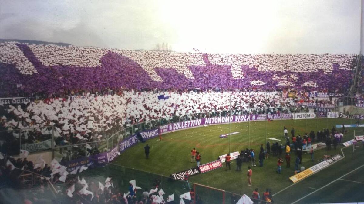 SIAMO INCONTENTABILI E CI PIACCIAMO COSÌ, AMORE INDISSOLUBILE TRA FIRENZE E LA FIORENTINA... - Curva Fiesole Old Style