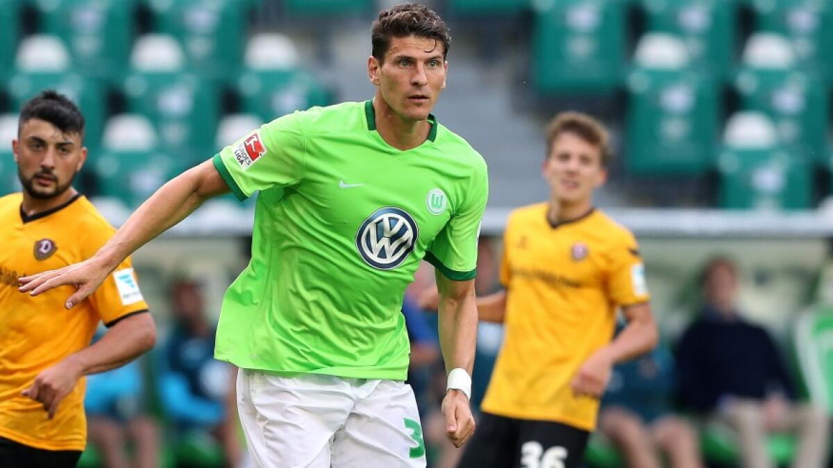 Mario Gomez è tornato super: 3 goal in 7 minuti con il suo Wolfsburg - 