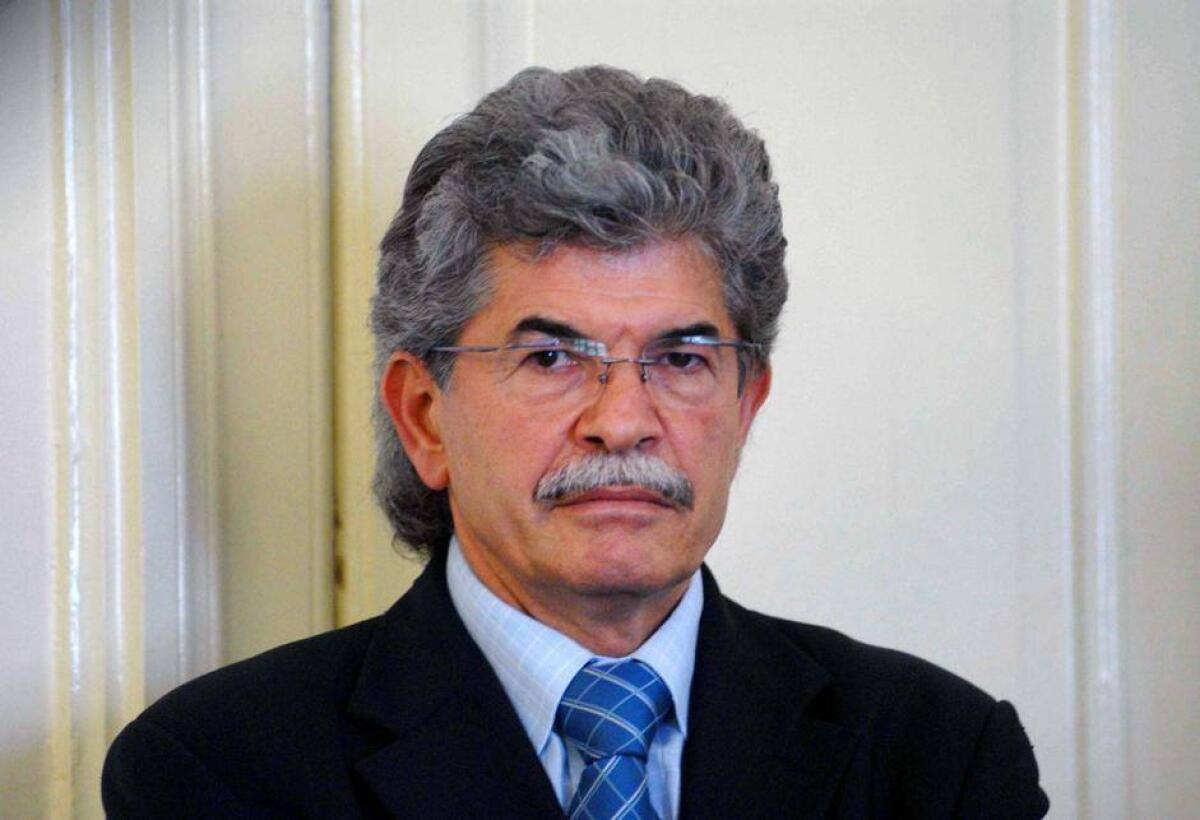 Razzi show: "In Corea il Cagliari ha preso il nuovo Riva, ora la Fiorentina vorrebbe coreani. Guadagnano come operai". - 