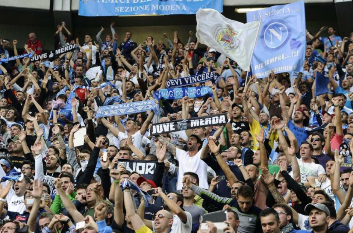 Vergogna a Napoli, una famiglia costretta a lasciare lo stadio perchè tifosi della Juventus - 