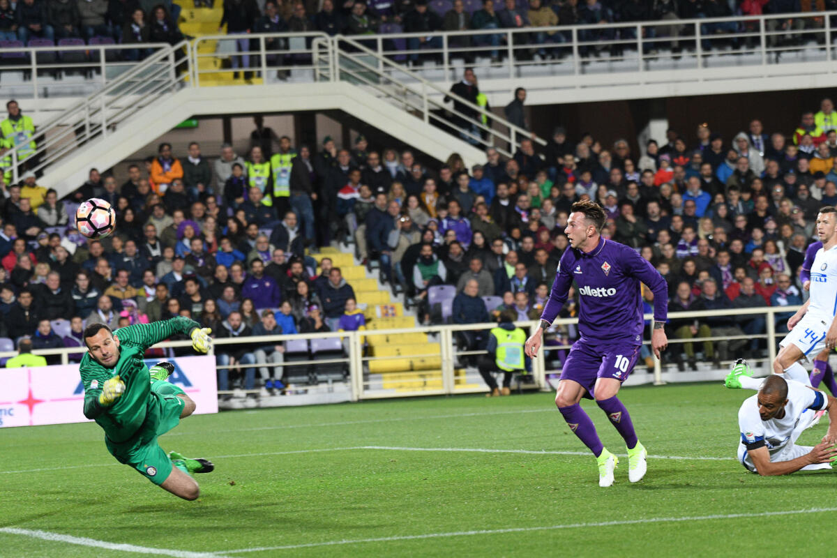 Non è mica da questi particolari che si giudica un giocatore - Firenze, stadio Artemio Franchi, 22.04.2017, Fiorentina-Inter, Foto Fiorenzo Sernacchioli. Copyright Labaroviola.com