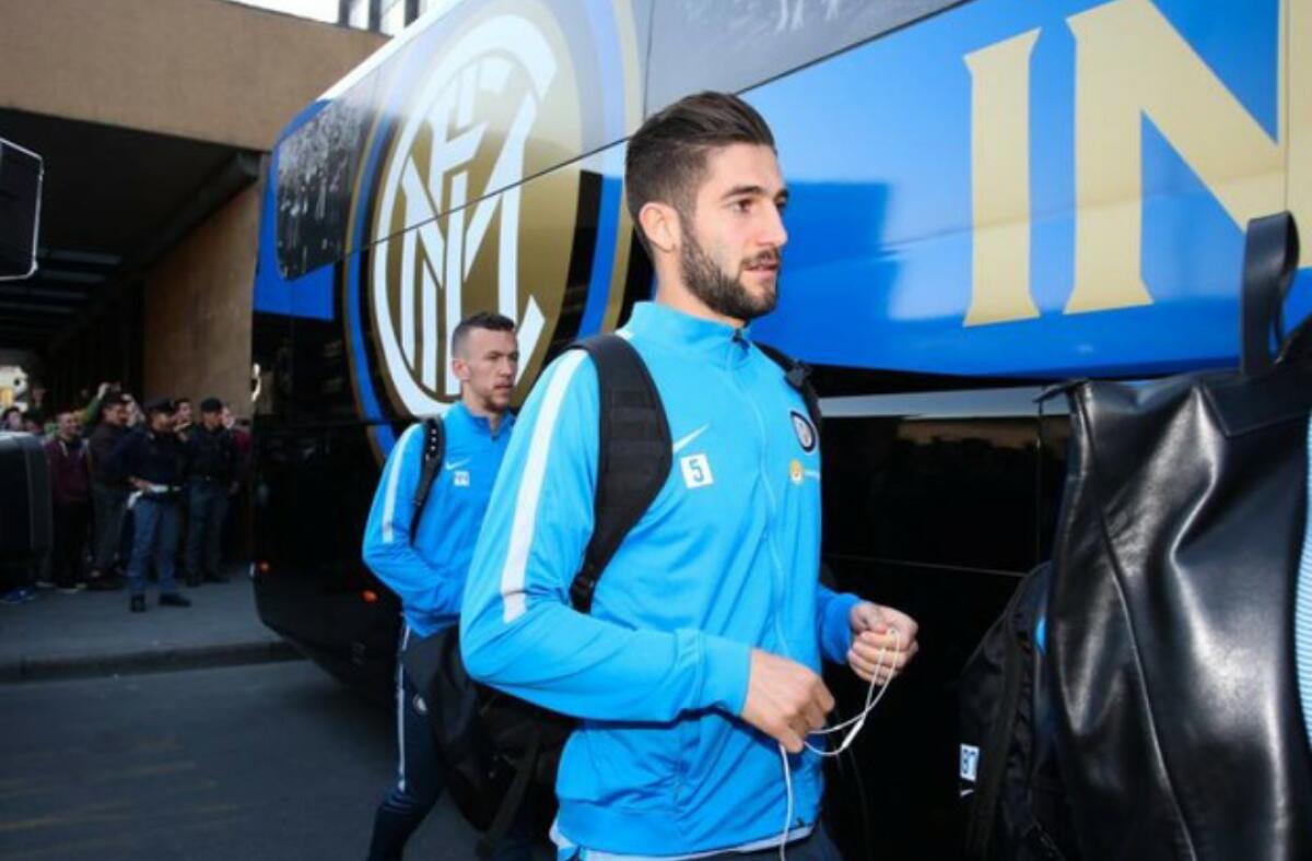 Inter accolta a Firenze da cori "Zapata, Zapata". Erano tutti tifosi milanisti - 