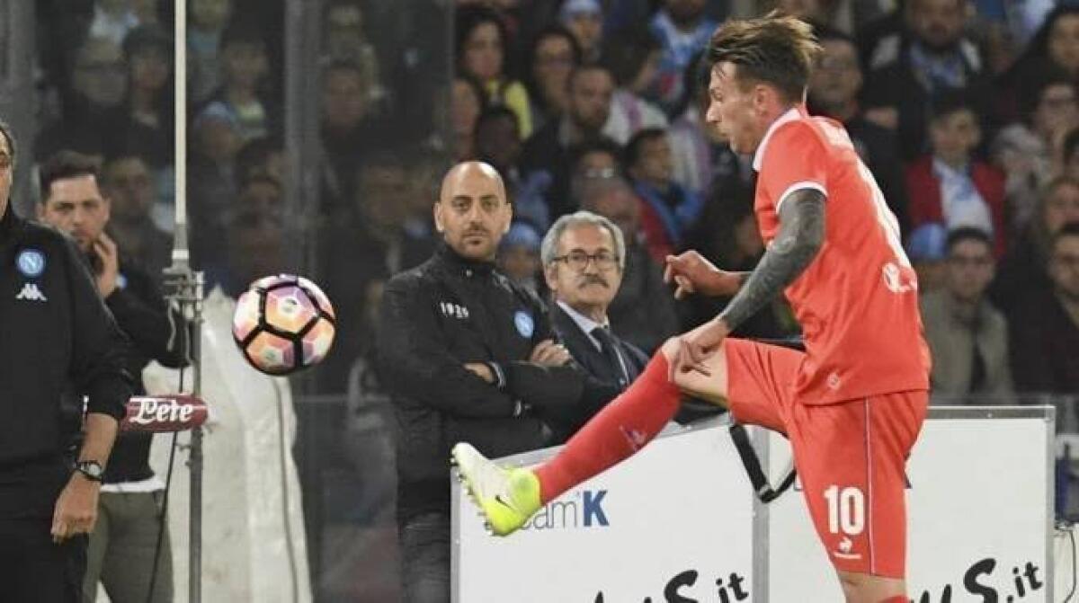 Troppo Napoli e Fiorentina imbarazzante. Il primo tempo dice 2-0 per gli azzurri... - 