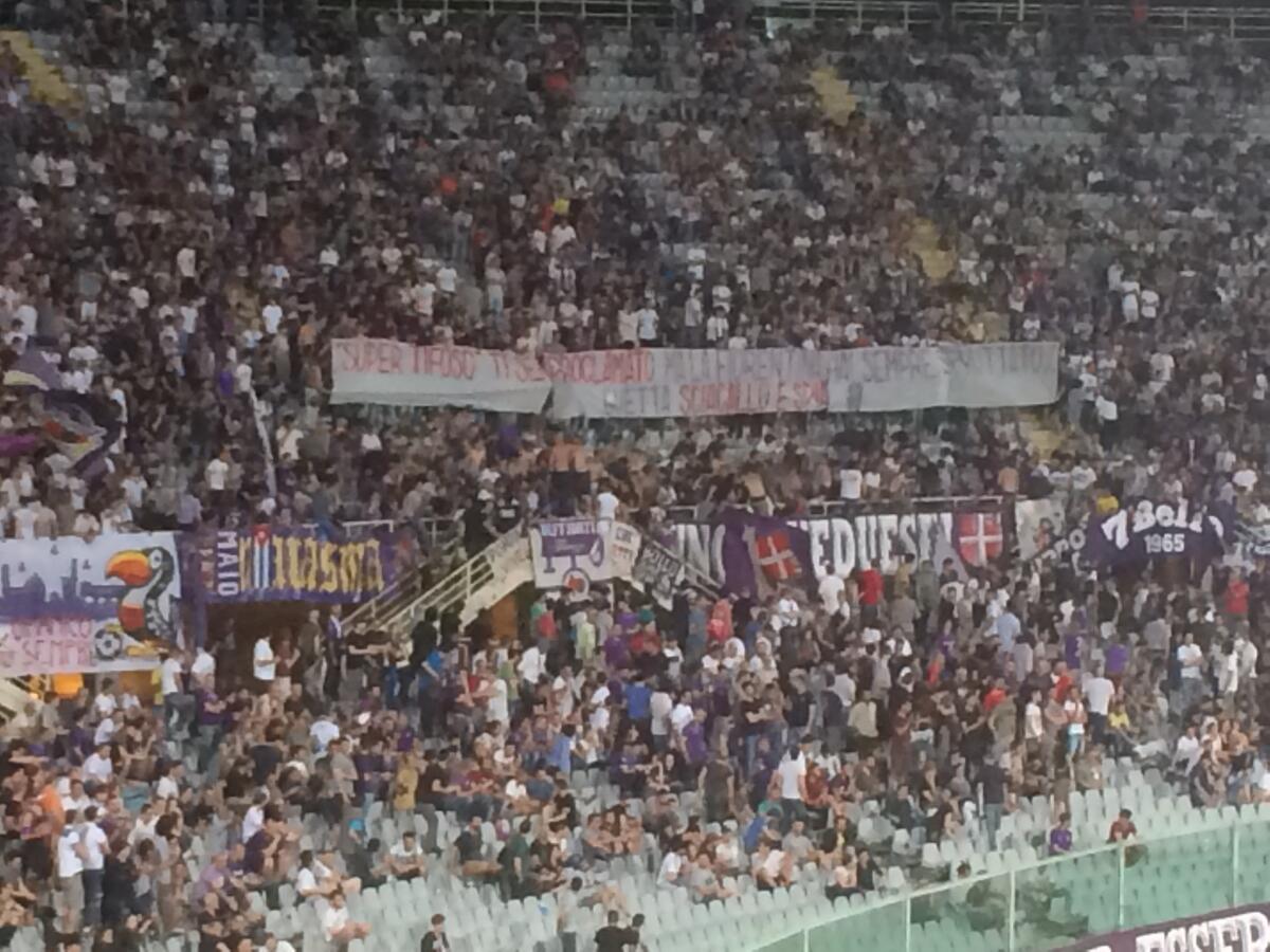 Curva Fiesole: "Super tifoso ti sei proclamato ma la Fiorentina hai sempre sfruttato. Guetta sciacallo e spia" - 