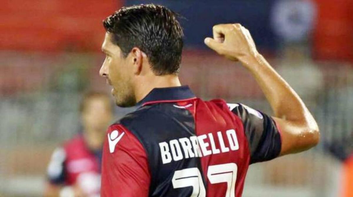 Scommessa Vieri-Borriello: Formentera? No grazie, ecco il bellissimo gesto dell'attaccante cagliaritano... - 