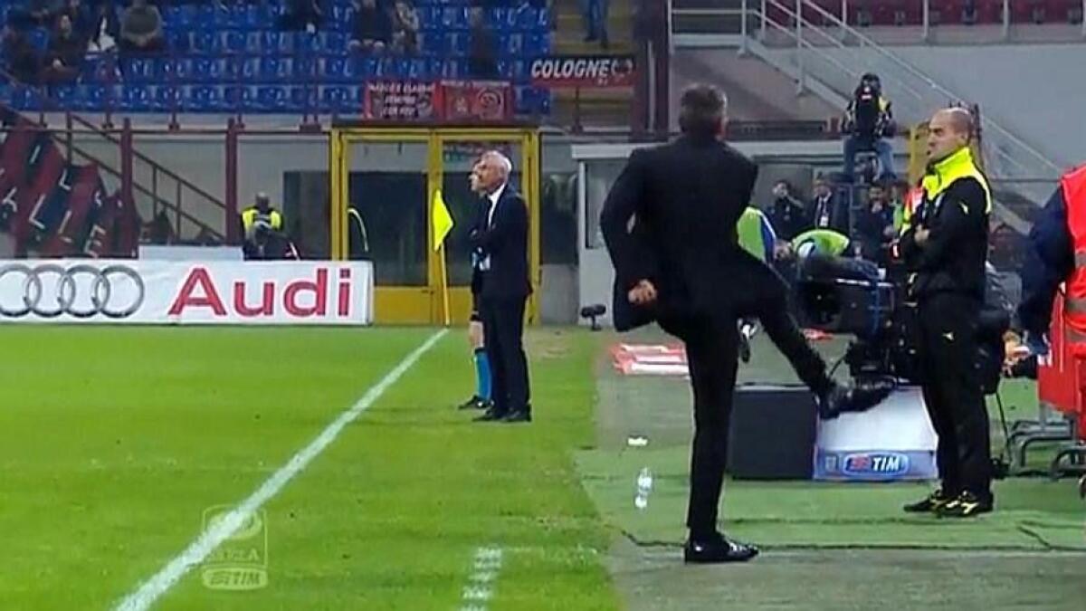 SCANDALO JUVENTUS-TORINO: VALERI ESPELLE ACQUAH, MA E' PALLA PIENA. LA CRONACA... - 