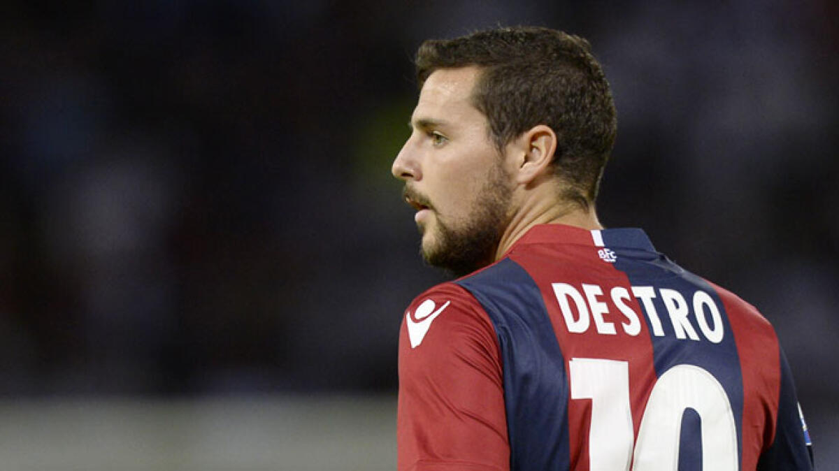 Resta viva l'idea Lautaro Martinez mentre Corvino pensa a Destro in uscita dal Bologna - 