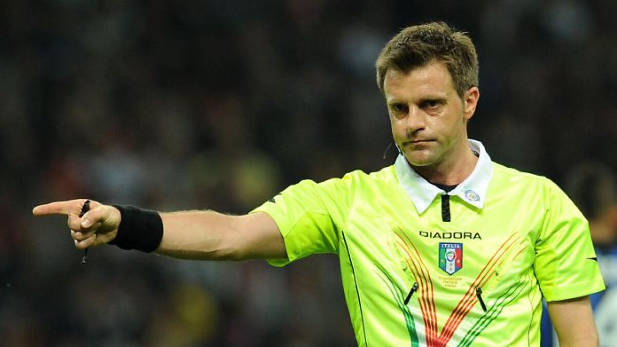 Napoli-Fiorentina affidata a Rizzoli. Meli e Crispo gli assistenti - 