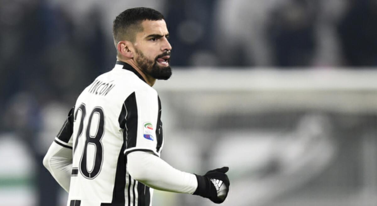 Corvino vuole prendere Rincon della Juventus. E per Bruno Gaspar si discutono i bonus - 