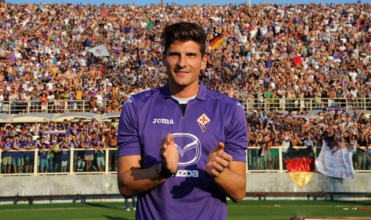 Mario Gomez è a Firenze: "L'esperienza qui non è stata positiva, ma ho Firenze e i tifosi viola nel cuore" - 