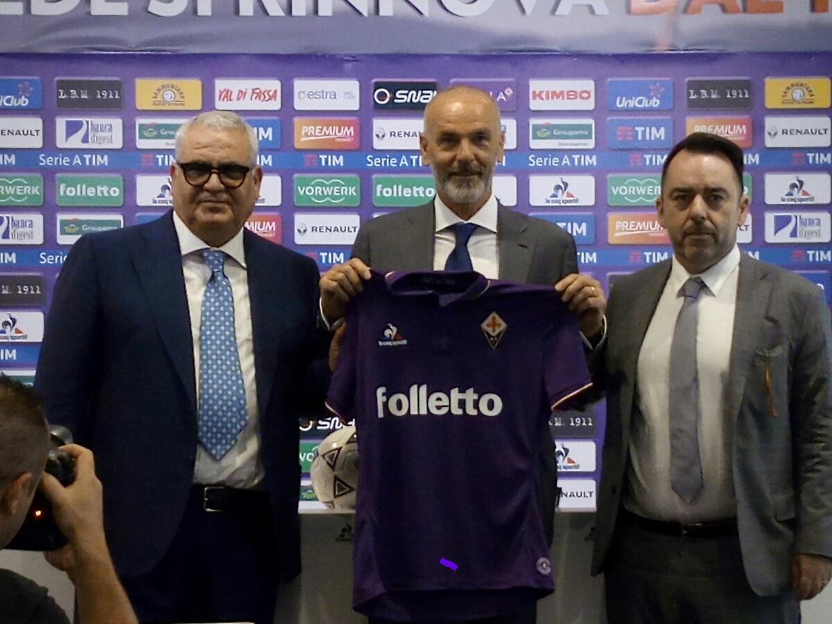 Pioli: "Mi hanno proposto un nuovo ciclo, prenderemo giocatori. Voglio una squadra motivata. I DV mi hanno chiesto..." - Foto Stefano Pioli presentazione Labaroviola.com