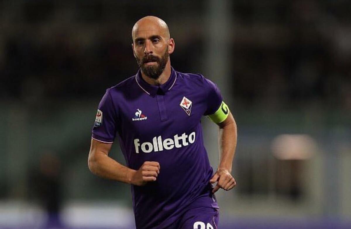La Fiorentina fa sapere che Borja Valero non è in vendita. Ma il calciatore rivela di una minaccia dalla società viola - 
