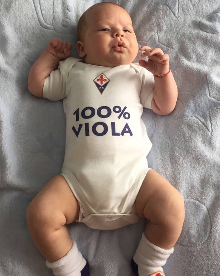 Il figlio di Adrian Mutu 100% viola