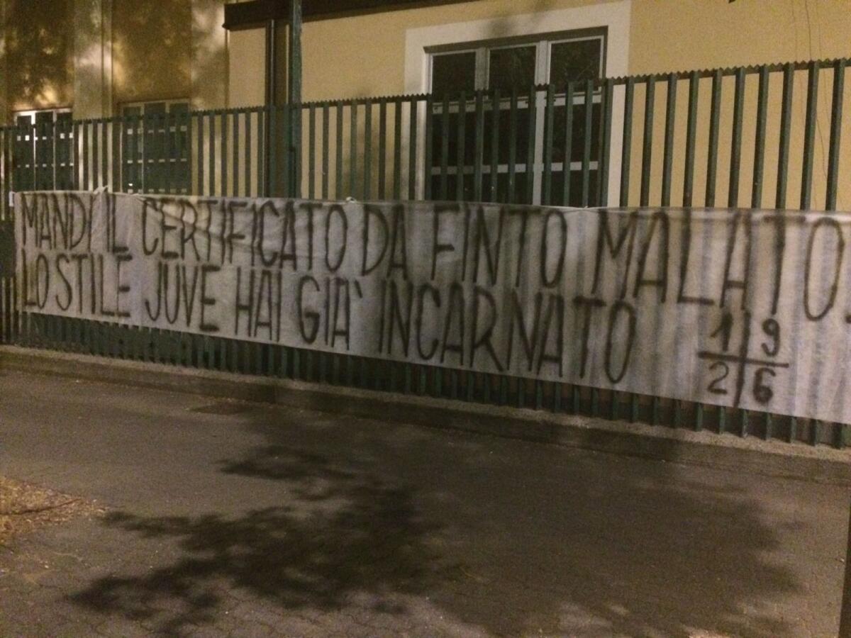 Stricione per Bernardeschi al Franchi: "Mandi il certificato da finto malato, lo stile Juve hai già imparato.." - 