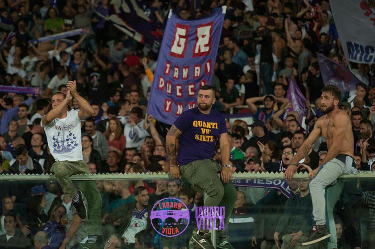 Curva Fiesole: "Appuntamento alle 19 al bar Marisa. Stare zitti vuol dire essere complici di questo scempio" - Firenze, stadio Artemio Franchi, 18.09.2016, Fiorentina-Roma, Foto Fiorenzo Sernacchioli. Copyright Labaroviola.com
