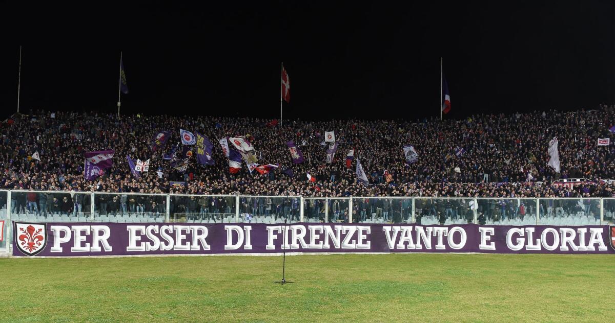 Curva Fiesole: "Non è lasciando vuoti gli spalti che si risolve la situazione. Sono i Della Valle a doversene andare da casa nostra, non noi" - Firenze, stadio Artemio Franchi, 23.02.2017, Fiorentina-Borussia, Foto Fiorenzo Sernacchioli. Copyright Labaroviola.com