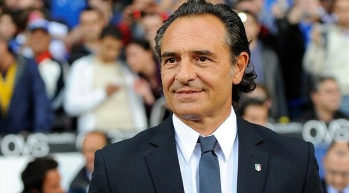 Prandelli: "Bernardeschi vuole andare via da Firenze perché alla Fiorentina non c'è prospettiva. Alla Juventus farà panchina" - 