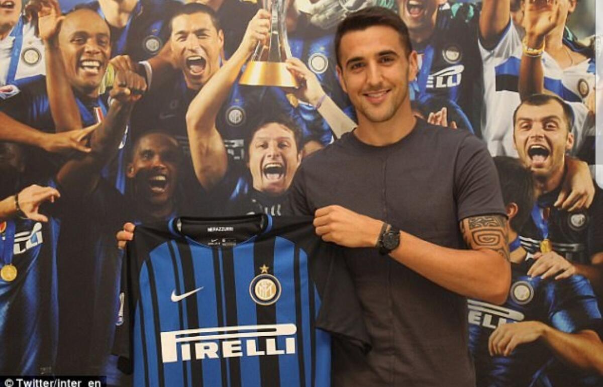 Una buona parte dei soldi incassati dalla Fiorentina per la cessione di Vecino finirà al suo procuratore Alessandro Lucci - 