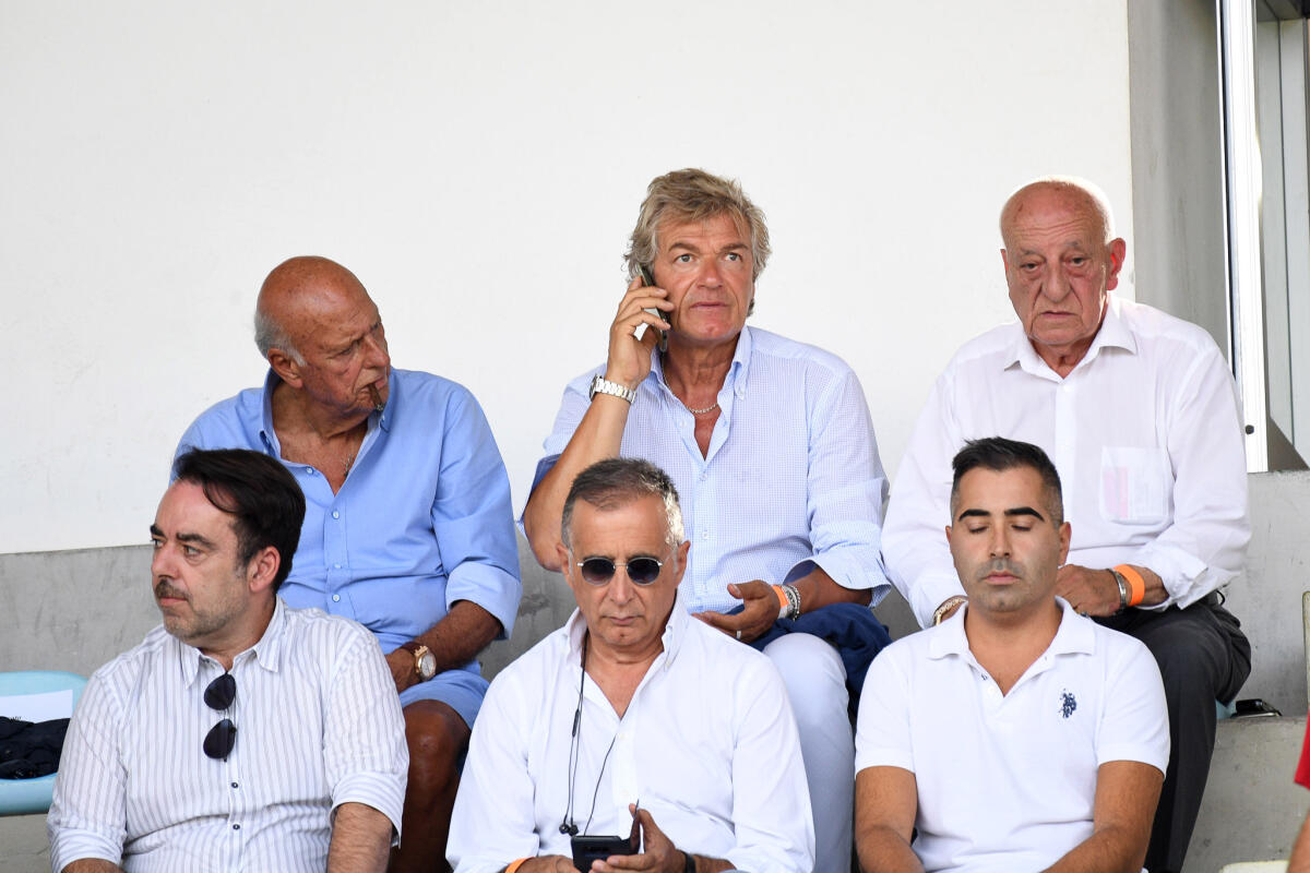 La Fiorentina risponde a Mirabelli: "Parole denigratorie nei confronti di Firenze e della Fiorentina" - Viareggio, Stadio dei Pini, 13.08.2017, Fiorentina-Parma, Foto Fiorenzo Sernacchioli. Copyright Labaroviola.com Antognoni