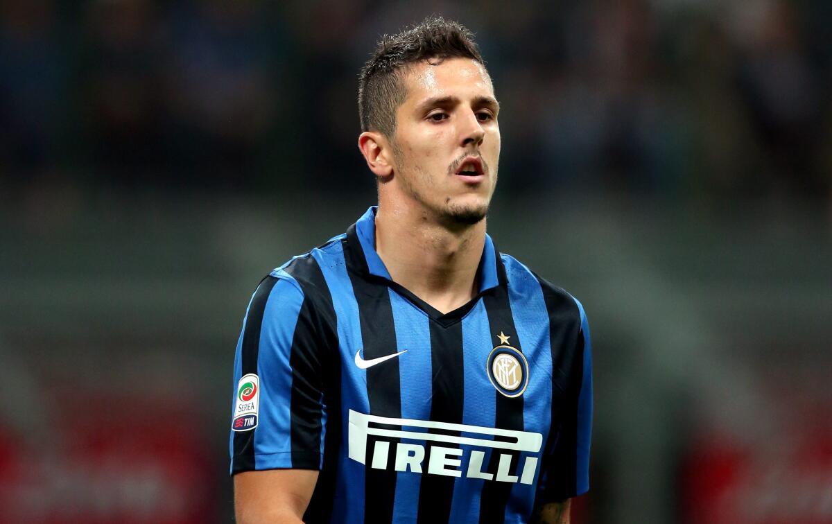 Repubblica, Jovetic vuole tornare alla Fiorentina ma solo se mantiene il suo ricco ingaggio che percepisce all'Inter - 
