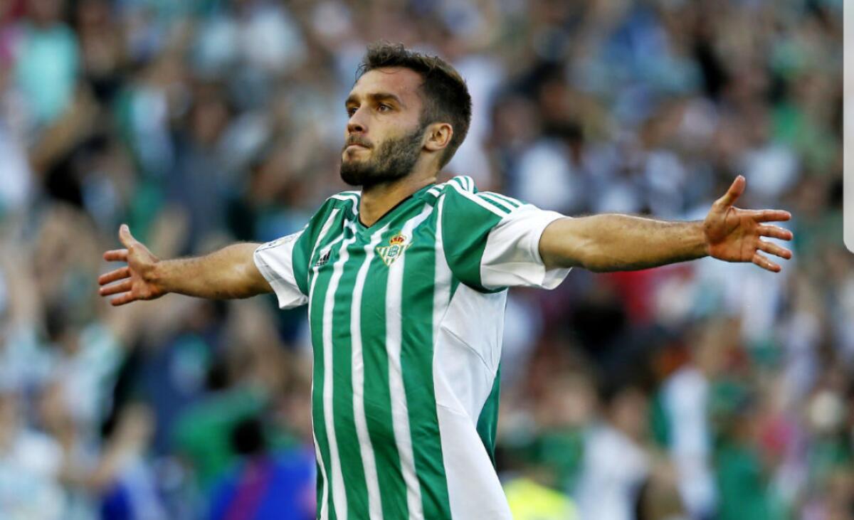 Pezzella al passo d'addio, si sfoga contro il Betis: "Criticatemi ma non dite che non mi impegno" - 