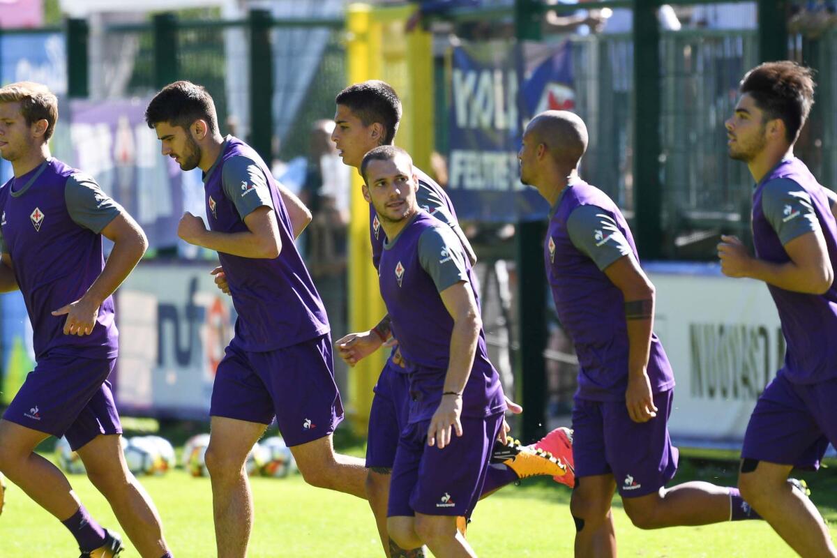 FORM. UFFICIALI: VERETOUT E KALINIC DAL 1', DRAGOWKSI FRA I PALI E SI RIVEDE MATI - Moena, Ritiro della Fiorentina 16.07.2017, Foto Fiorenzo Sernacchioli. Copyright Labaroviola.com